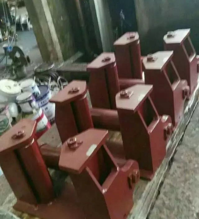改良滚柱导缆器Improved Roller Guide